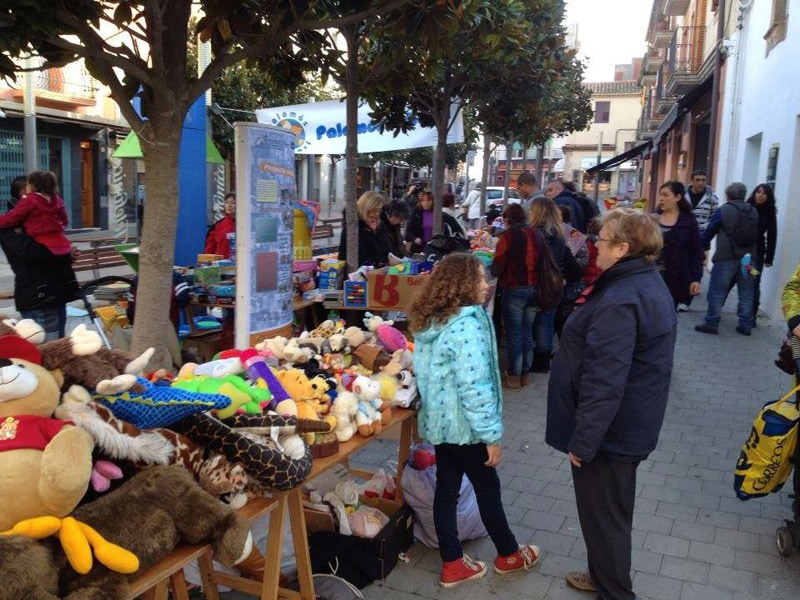 Mercat de la Joguina Solidària a Palamós, en una imatge d'arxiu. (Foto: Dep. de Cooperació i Solidaritat).