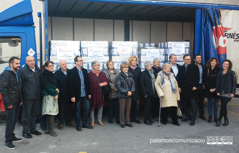 Acte de lliurament dels aliments, aquest matí a l'hospital de Palamós.