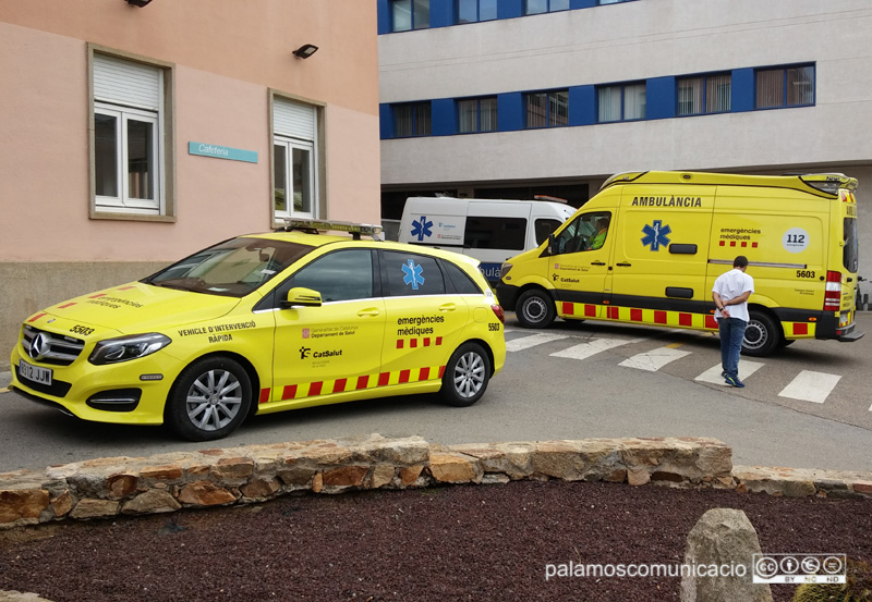 Els nous vehicles del SEM, a l'hospital de Palamós.