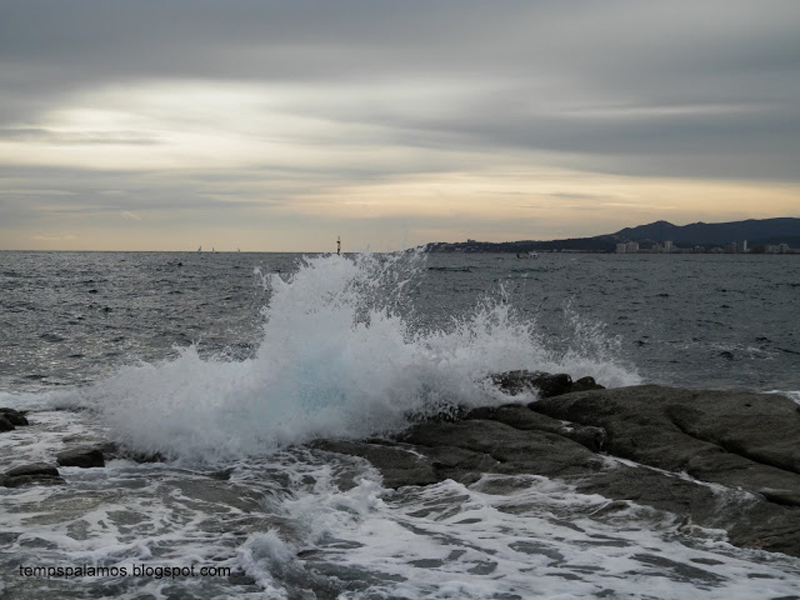 Vent de  mar un dia de la setmana passada a Palamós. (Foto: tempspalamos.blogspot.com.)