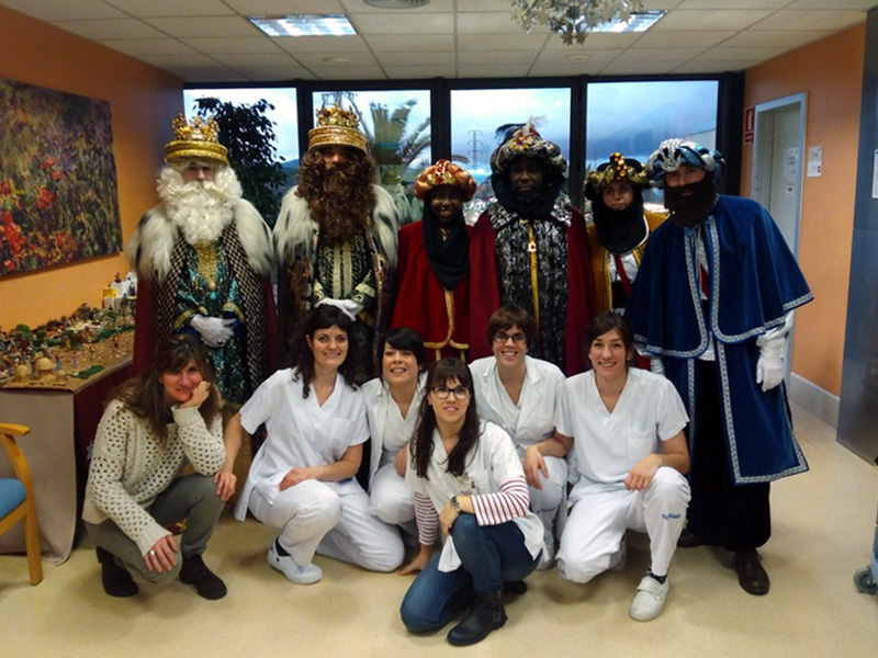 Com és habitual, els Reis d'Orient van visitar el centre Palamós Gent Gran. (Foto: Laura Garcia.)
