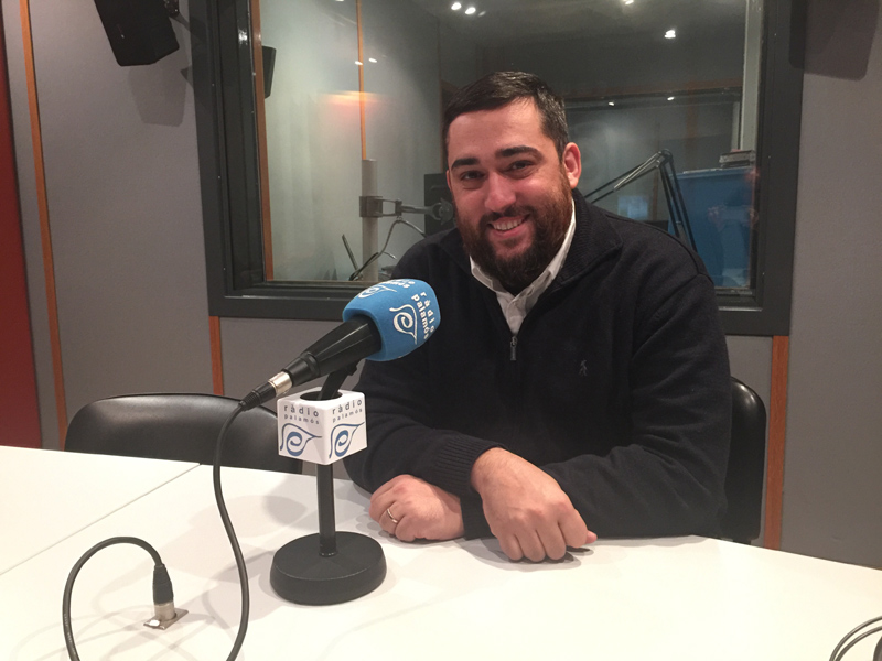 Marc Lamuà va visitar els estudis de Ràdio Palamós.