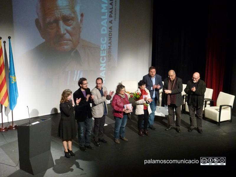 Reconeixement a la família Dalmau, al final de l'acte d'ahir a La Gorga.