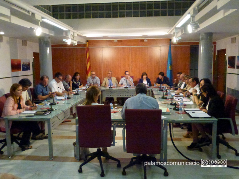 Ple de setembre en què l'Ajuntament va aprovar la moció d'acollida als refugiats.