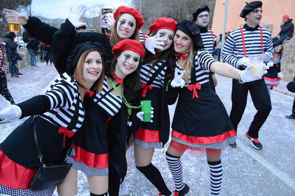 Un instant de la rua del Carnaval de Calonge. (Foto: Ajuntament de Calonge.)