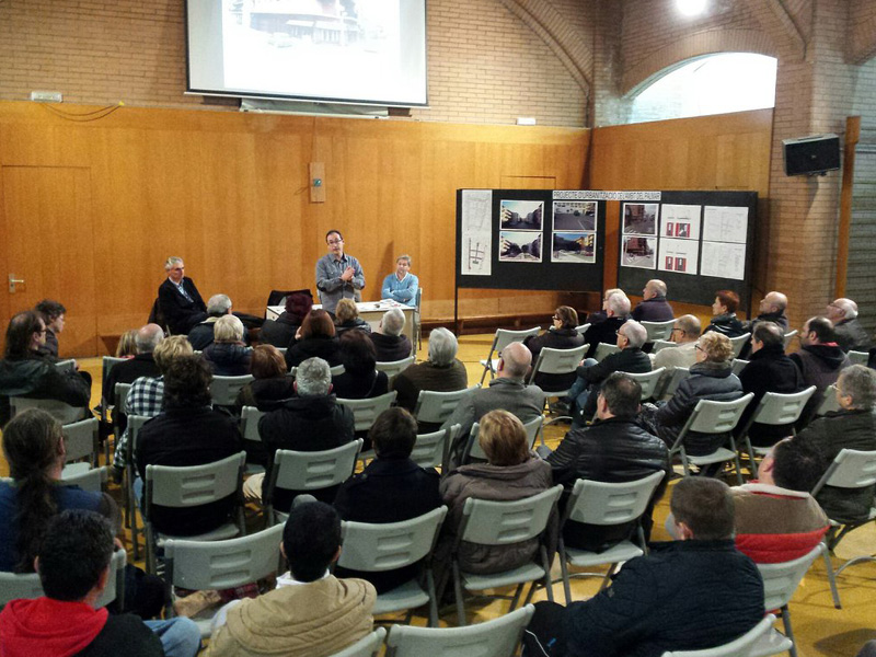 Reunió informativa amb els veïns del carrer del Palmar. (Foto: Ajuntament de Palamós).