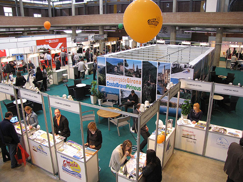 Expositors a la fira Girocamping. (Fotos: pedresdegirona.)