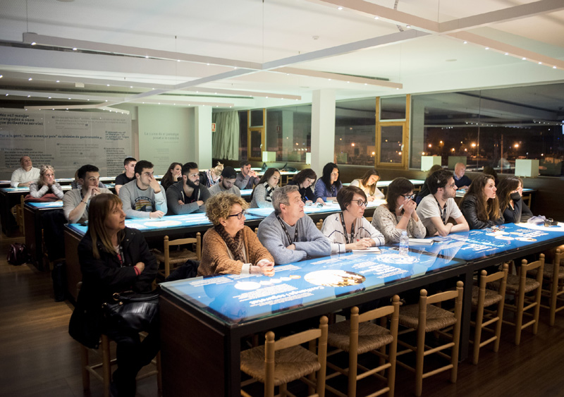 Jornada científica per a metges i fisioterapeutes del MIC, ahir a l'Espai del Peix de Palamós.