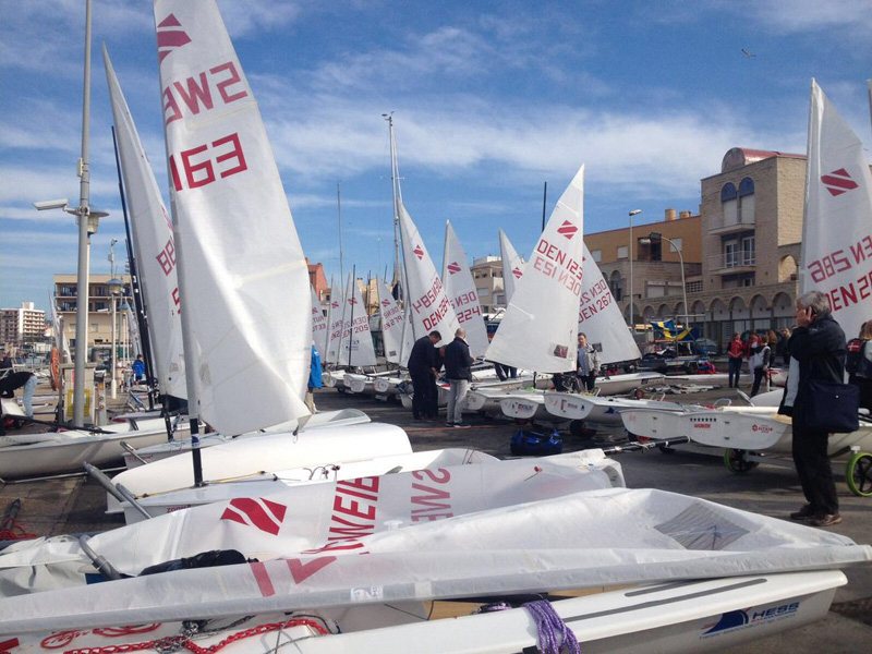 Embarcacions de Zoom8 preparades per la regata d'avui. (Foto: CV Palamós.)