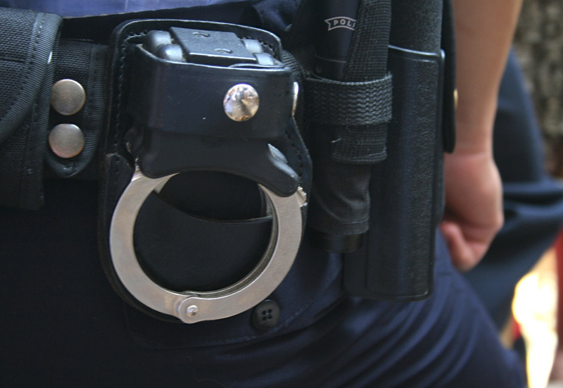  L'acció policial es va saldar amb la detenció de la dona.