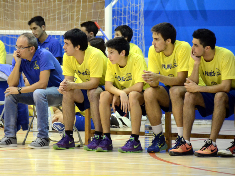 El sènior masculí A del CE Palamós no va poder aconseguir l'ascens de categoria aquest cap de setmana. (Foto: Olga Grassot.)