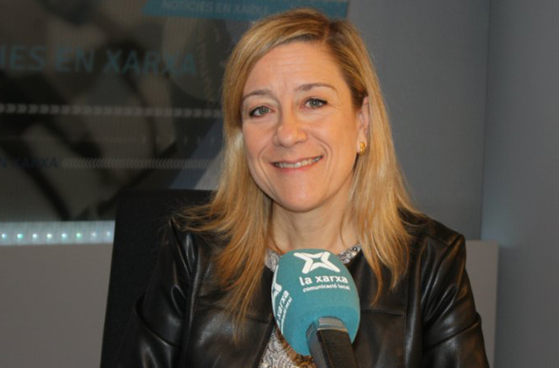 La presidenta de l’Associació de Municipis per la Independència, Neus Lloveras. (Foto: La Xarxa.)
