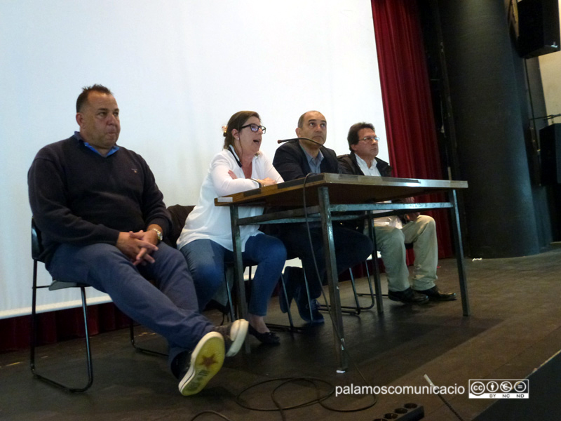 Els responsables del Palamós CF i la UE Llagostera, ahir al vespre a La Gorga.
