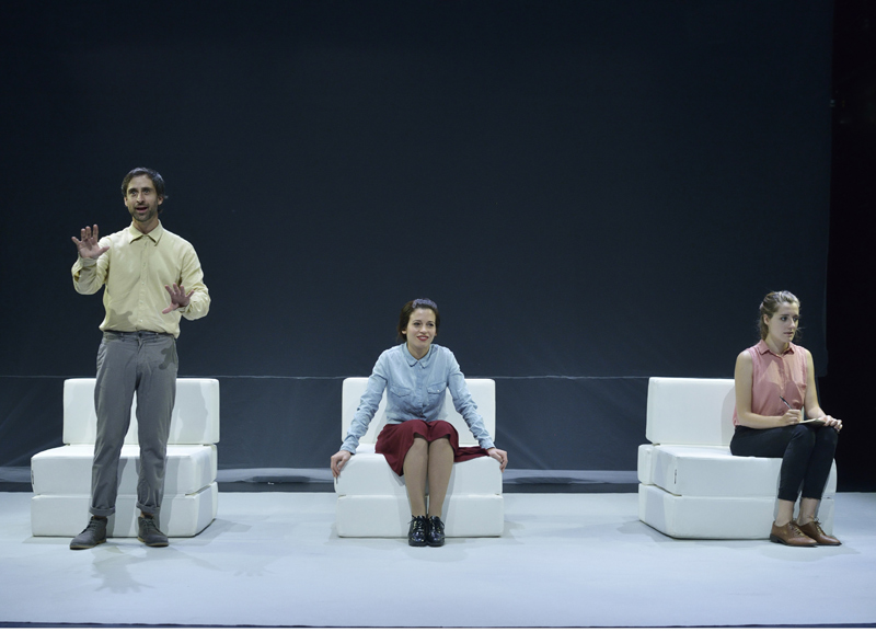 Dara Teatre reflexiona amb comèdia sobre la nostra gestió 2.0 a l'obra 'iMe'.