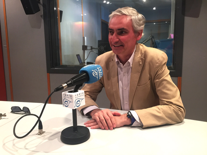 Jordi Pallí, primer tinent d'alcalde de l'Ajuntament de Palamós, avui a l'emissora municipal.