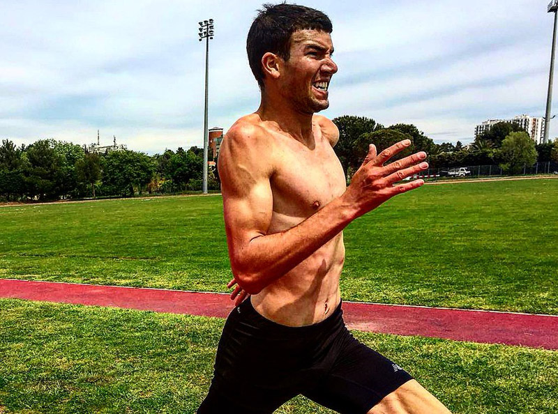 Adel Mechaal arriba en un bon estat de forma.