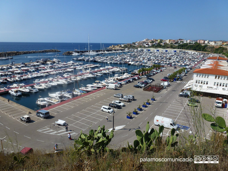 Al port Marina hi haurà passejades gratuïtes en embarcació a motor, entre d'altres.