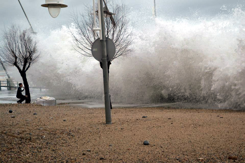 Imatge d'un temporal de llevant a la badia. Foto arxiu JC