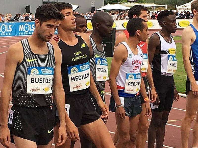 Adel Mechaal, segon per l'esquerra, a la línia de sortida de Heusden-Zolder. (Foto: Facebook Adel Mechaal).