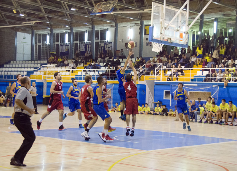 Imatge d'arxiu d'un partit del sènior masculí A del CE Palamós, la temporada passada. (Foto: Olga Grassot).