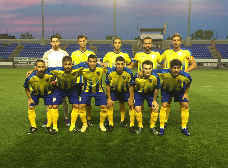 L'equip titular del Palamós CF, ahir amb motiu del trofeu Gaspar Matas. (Foto: Ramon Ribas).