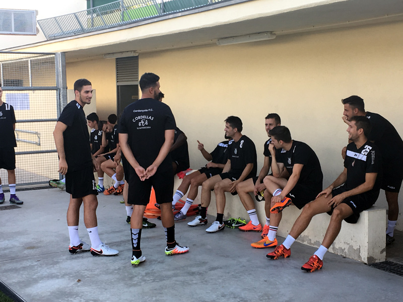 Jugadors del Cerdanyola, rivals aquest diumenge del Palamós CF. (Foto: Cerdanyola CF).