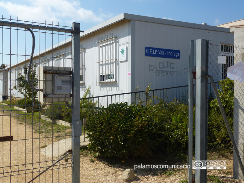 Mòduls prefabricats a l'escola pública de Vall-llobrega.