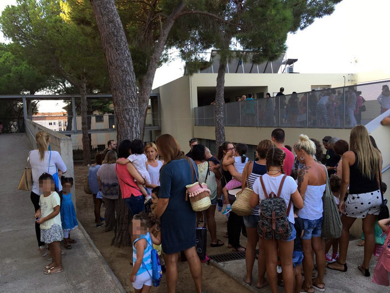 Primer dia de classe, avui a l'escola La Vila. (Foto: Bet Marsal).