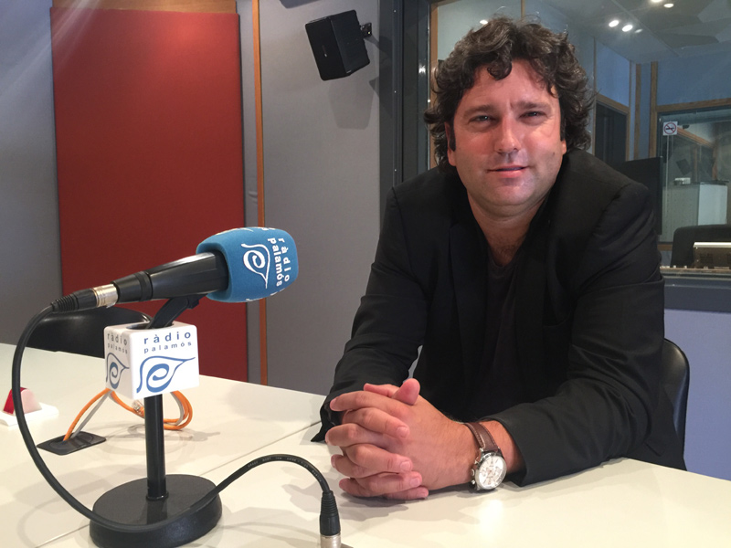 Marc Gafarot, als estudis de Ràdio Palamós.
