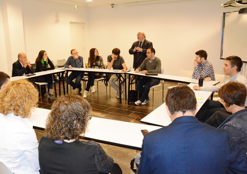 Reunió entre tècnics municipals i representants del sector turístic de Calonge per al projecte SmarCAT Challenge.