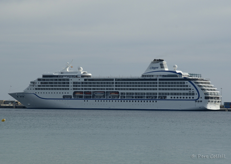 El Seven Seas Mariner, en una imatge d'arxiu. (Foto: Pere Collell).