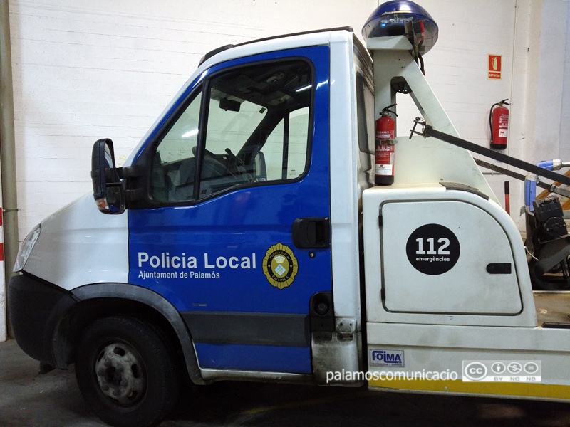 El servei de grua municipal està pendent d'adjudicar un nou contracte.