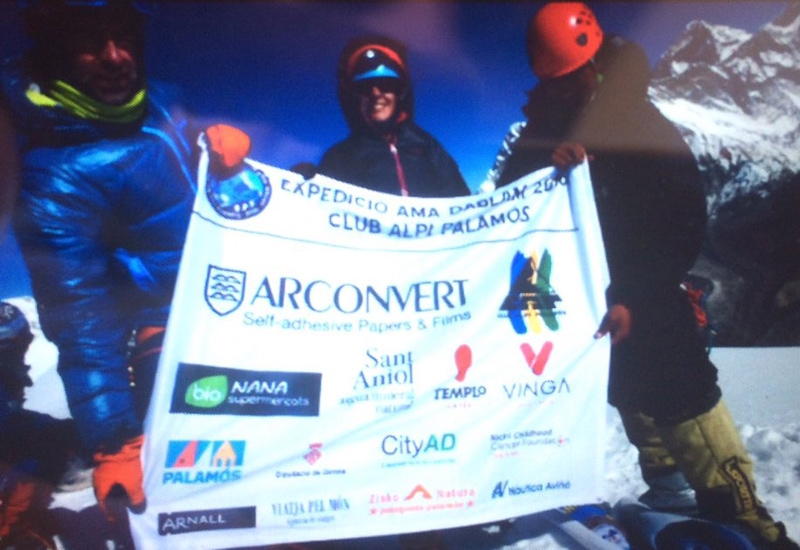 L'expedició del Club Alpí Palamós ha fet el cim de l'Ama Dablam.
