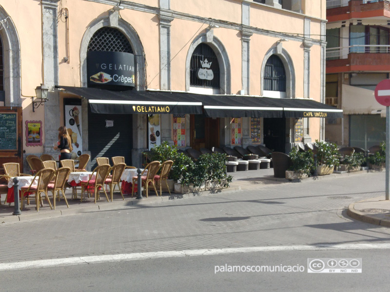 Gelateria que va patir ahir el furt, a la zona de La Planassa.