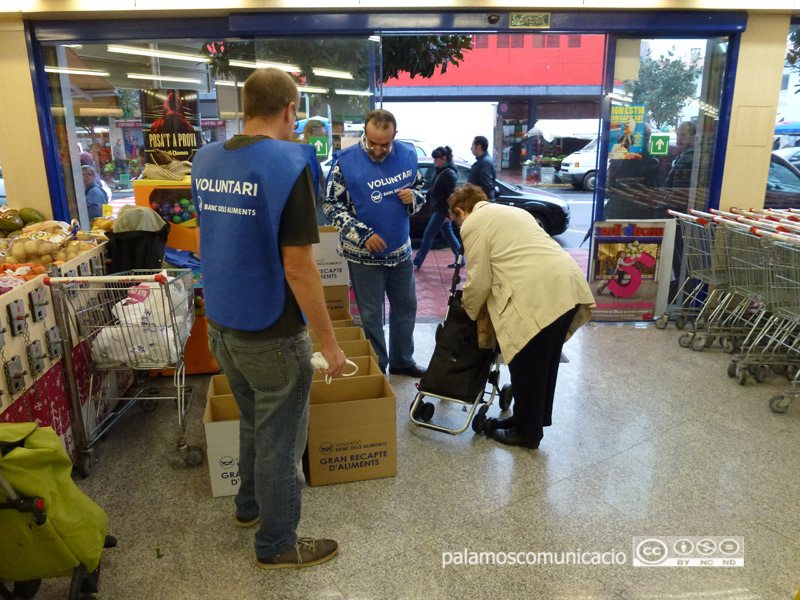Voluntaris en una edició del Recapte d'Aliments.