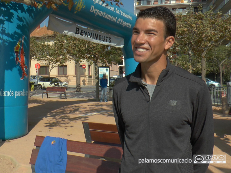Adel Mechaal va ser homenatjat durant el Cros Escolar Vila de Palamós, dijous passat.