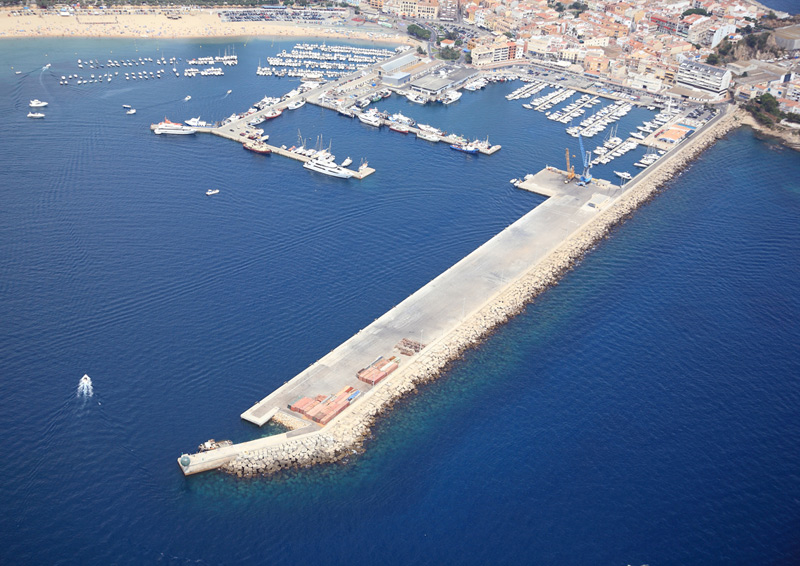 El de Palamós és un dels sis ports gironins on es canviaran els punts de llum. (Foto: Ports de la Generalitat).