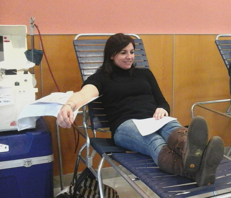 Una donant a Palamós, en una imatge d'arxiu.