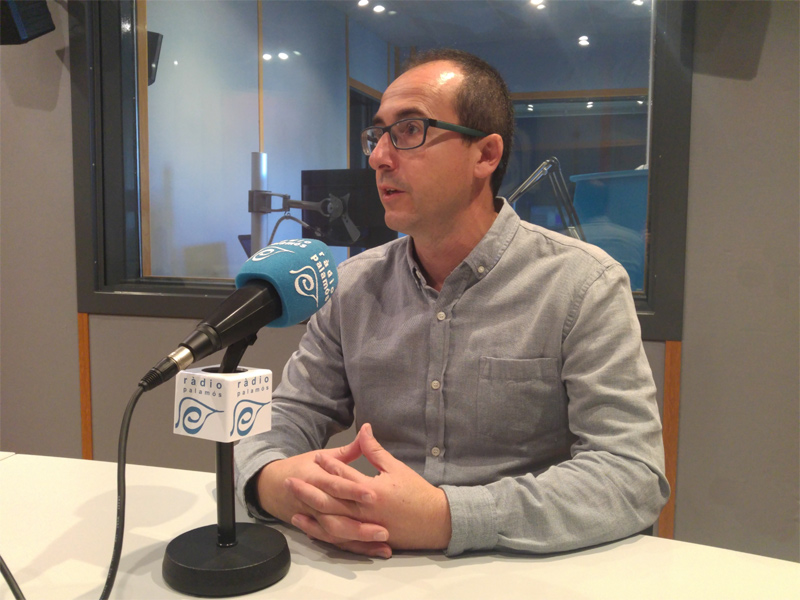 Lluís Puig, alcalde de Palamós, ahir a l'espai 'Preguntes' de Ràdio Palamós.