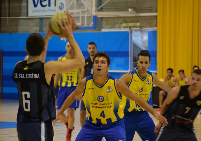Àlex Castelló en un partit amb el CE Palamós. (Foto: Xavier Saguer).