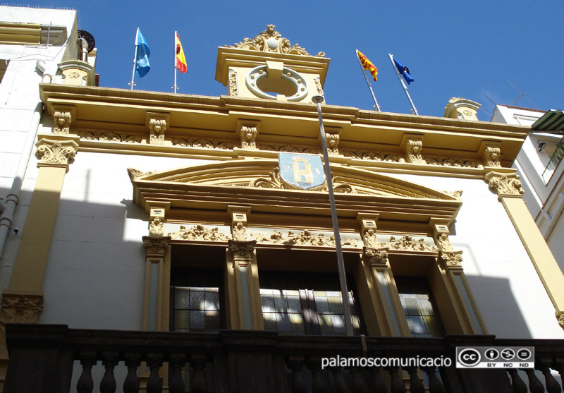 Façana principal de l'Ajuntament de Palamós.