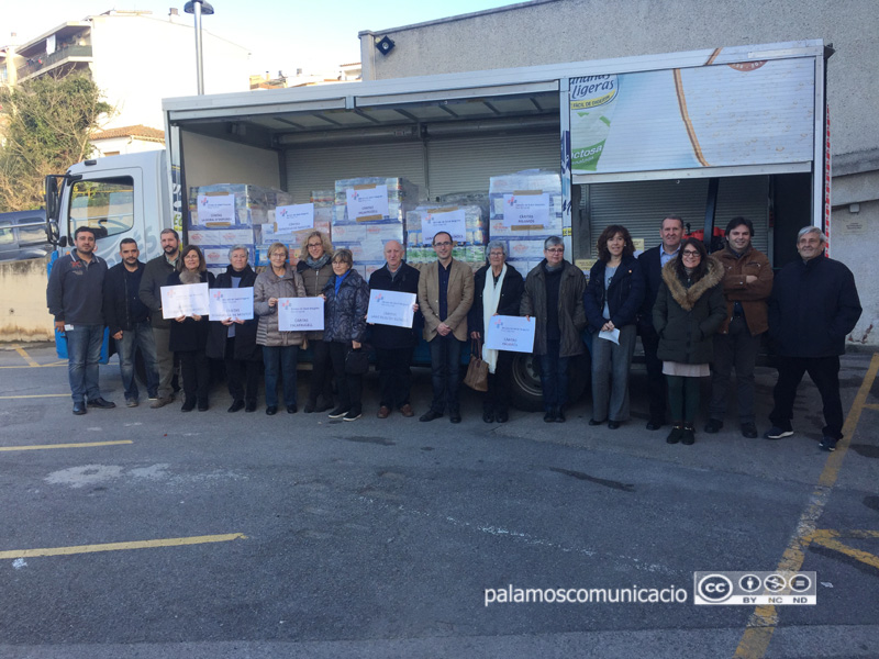 Acte de donació d'aliments, aquest matí a l'hospital de Palamós.