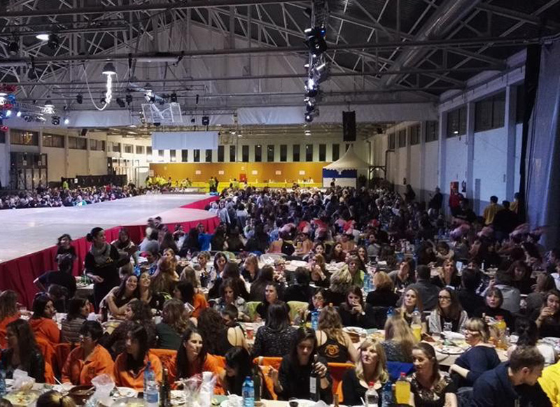 El sopar de Carnaval és una de les activitats destacades que es fan a la Nau dels 50 metres.