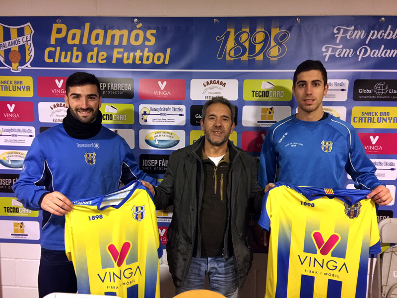Cano i Bonaventura durant la presentació amb el vicepresident esportiu del club, Jordi Noguer. (Foto: Ramon Ribas).