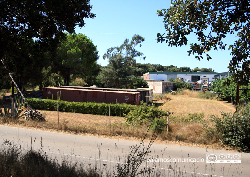Última zona industrial urbanitzada a Palamós, al darrere de la gasolinera de Sant Joan.