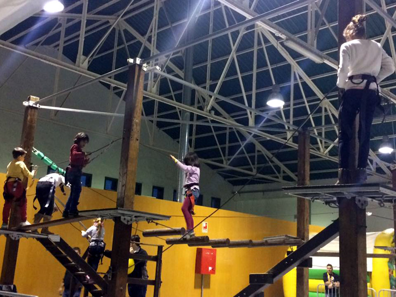 La mainada ha pogut gaudir de diverses activitats al Nadal Jove com aquest circuit.