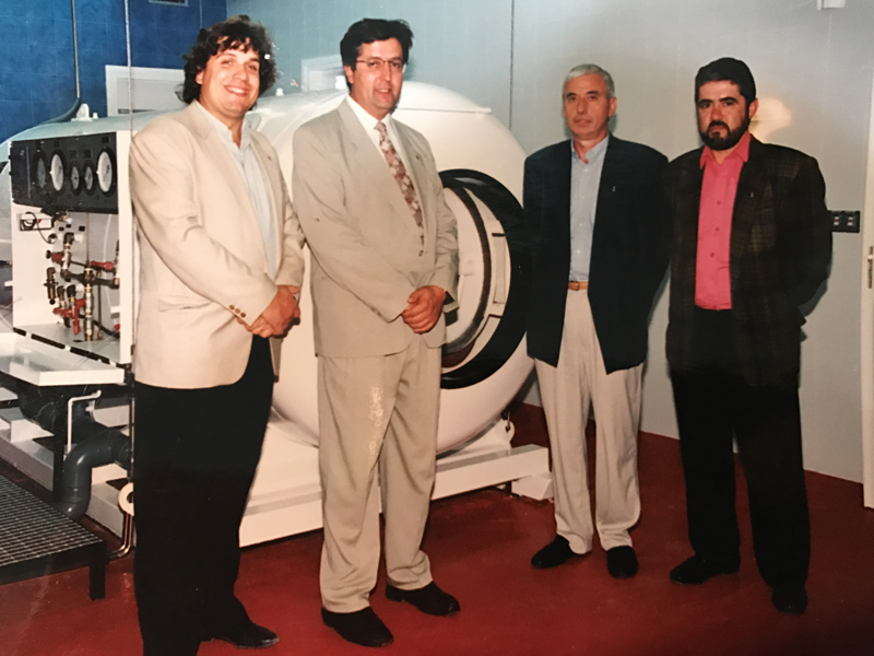 Josep Maria Suñer, el segon per la dreta, amb altres membres del govern municipal de Palamós, durant la seva etapa com a regidor. 