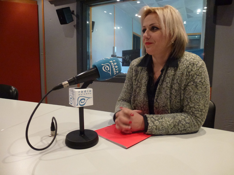 Vanesa Mányik, a l'espai de Ràdio Palamós 'Preguntes'.