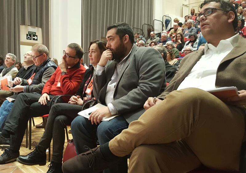 Lamuà, el segon a la dreta, durant el congrés socialista de les comarques gironines celebrat dissabte a Figueres. (Foto: PSC Girona).