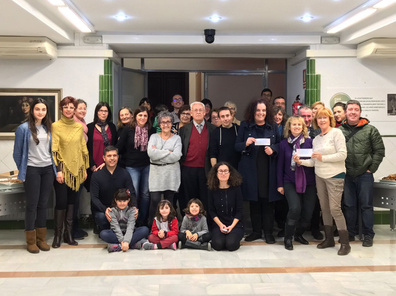 Acte d'entrega dels diners recaptats per Fira Nadalenca a les entitats Vimar, Afatram i AMPA dels Àngels. (Foto: Ajuntament de Palamós).